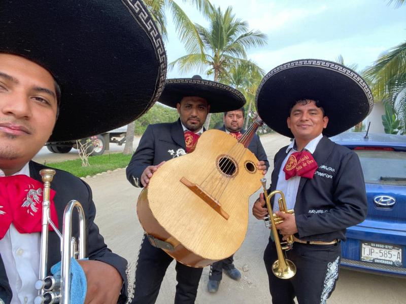 Mariachi en Puerto Escondido - Mariachi Sota de Oro